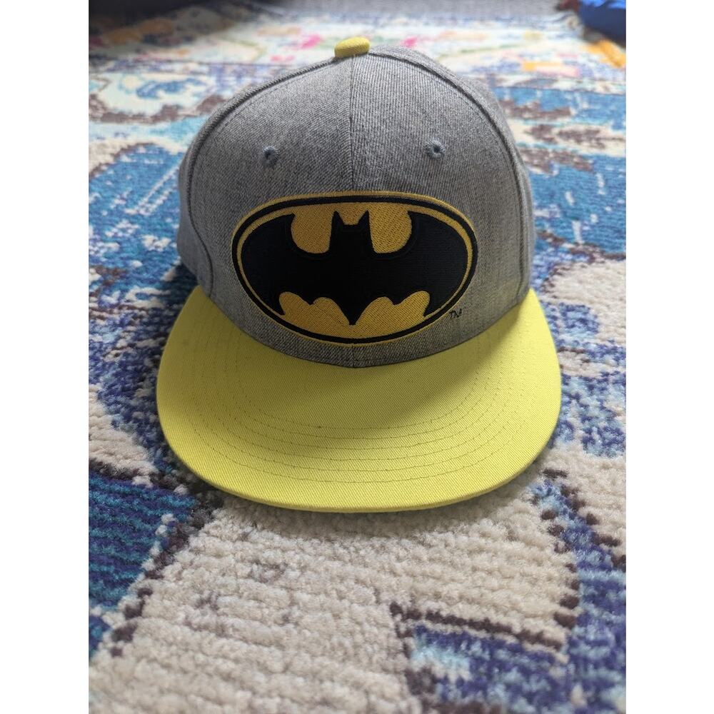 Batman Snapback Hat Gray Yellow DC Comics Flat Brim Cap Adult Unisex